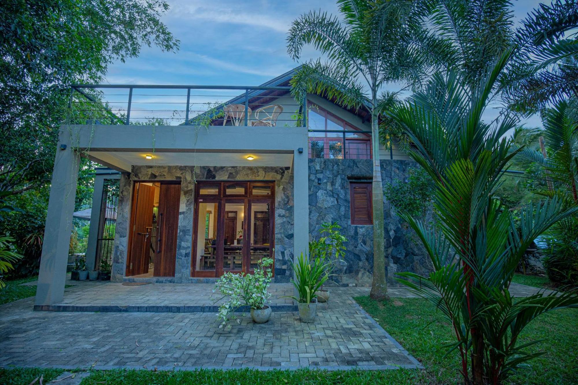 Tea House * كالي